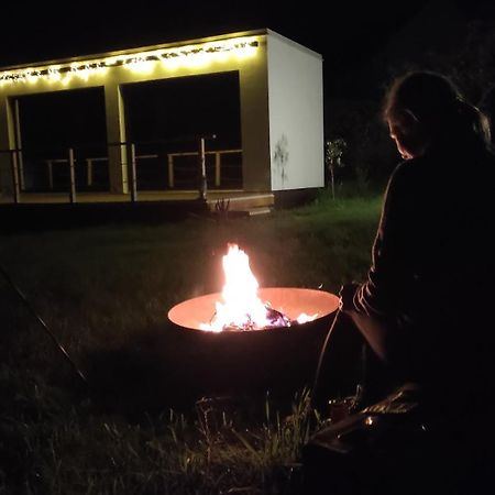 Ranch 66 - Moderni Tiny House Black Swallow Ve Stylu Route 66 Se Saunou A Bazenem Tršice Exterior foto
